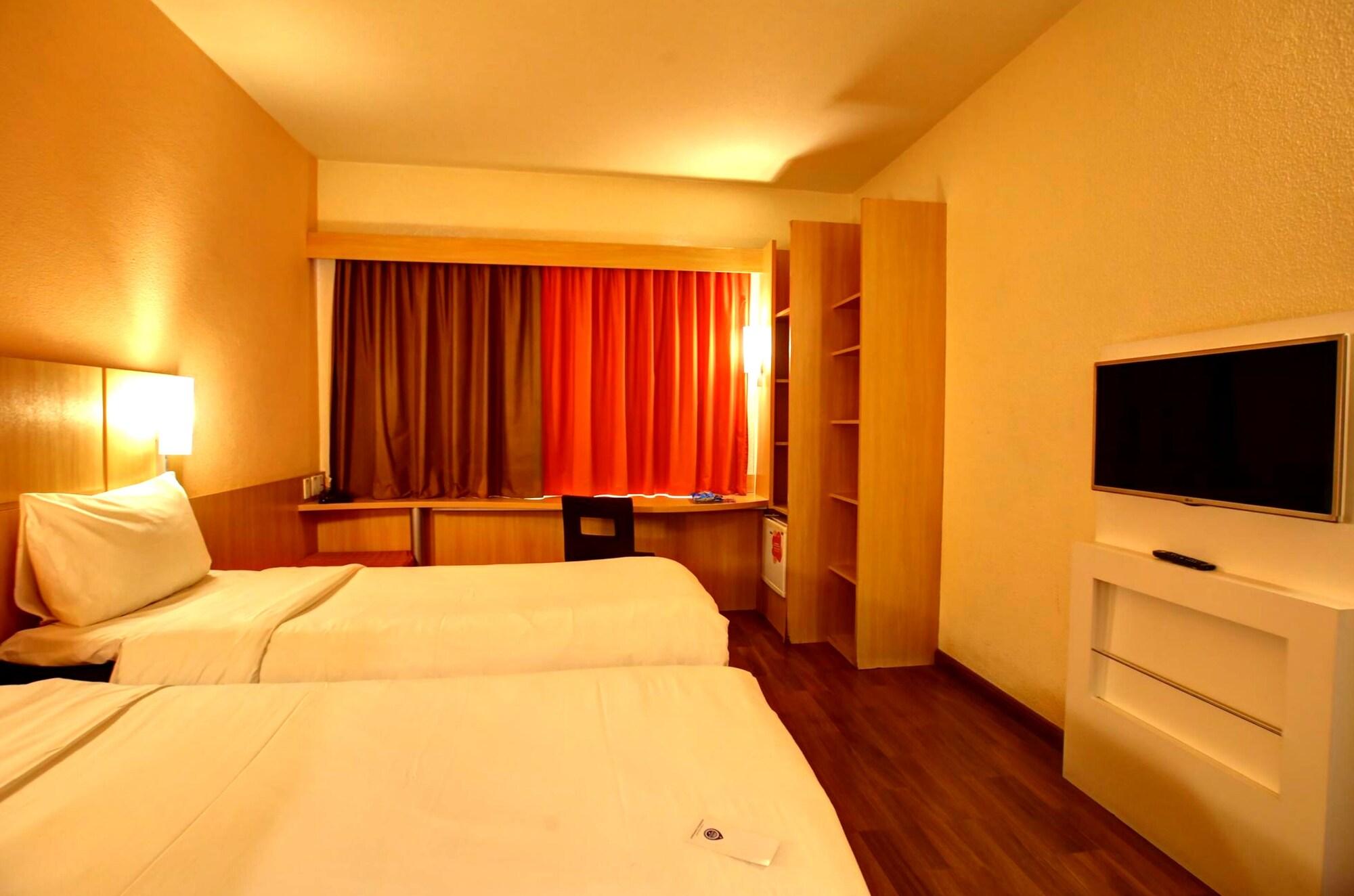 Ibis Vitoria Praia Do Canto Eksteriør billede