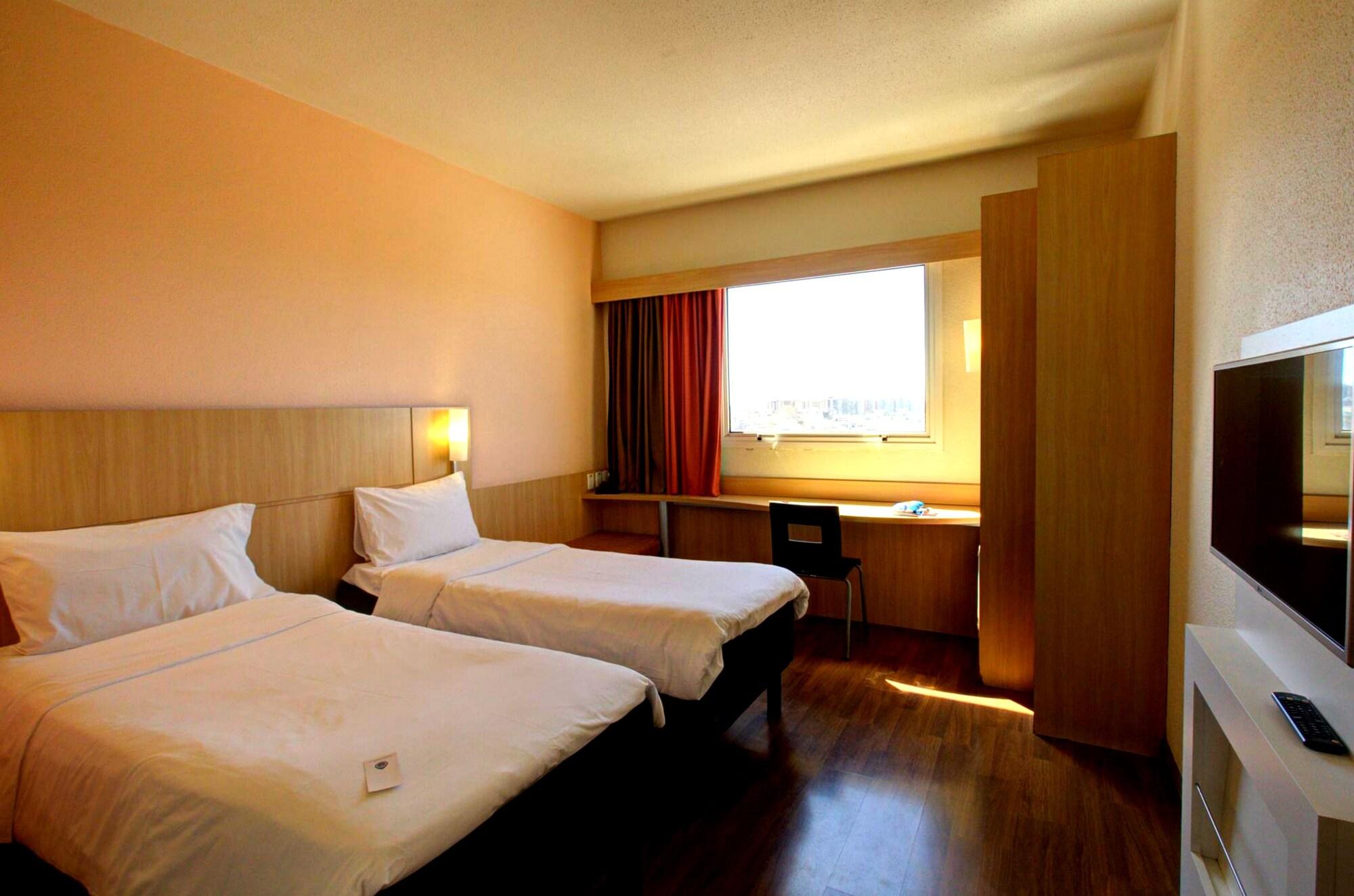Ibis Vitoria Praia Do Canto Eksteriør billede