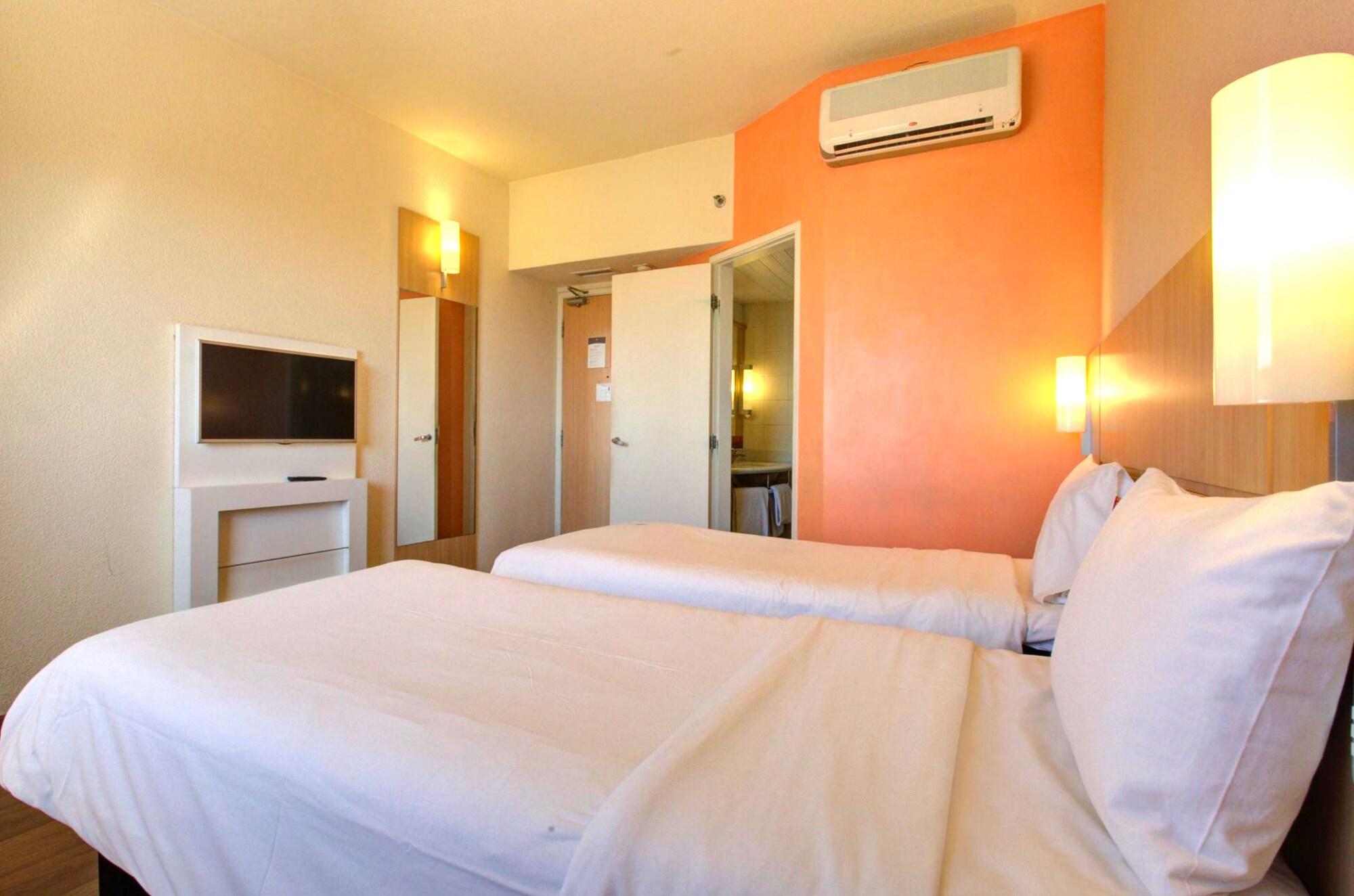 Ibis Vitoria Praia Do Canto Eksteriør billede