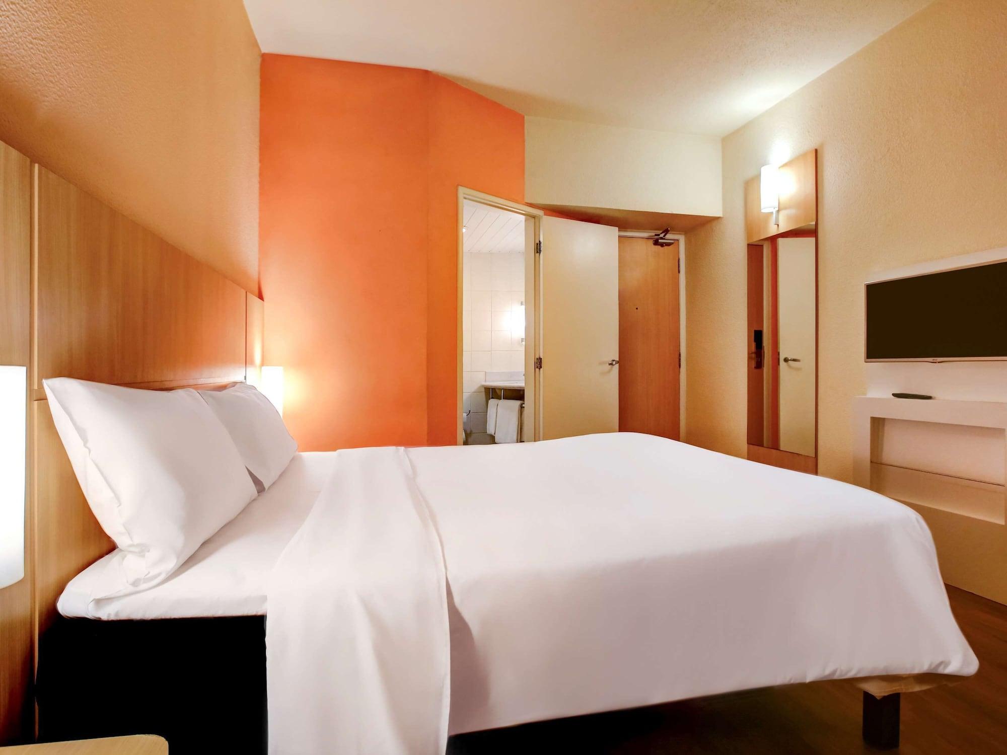 Ibis Vitoria Praia Do Canto Eksteriør billede