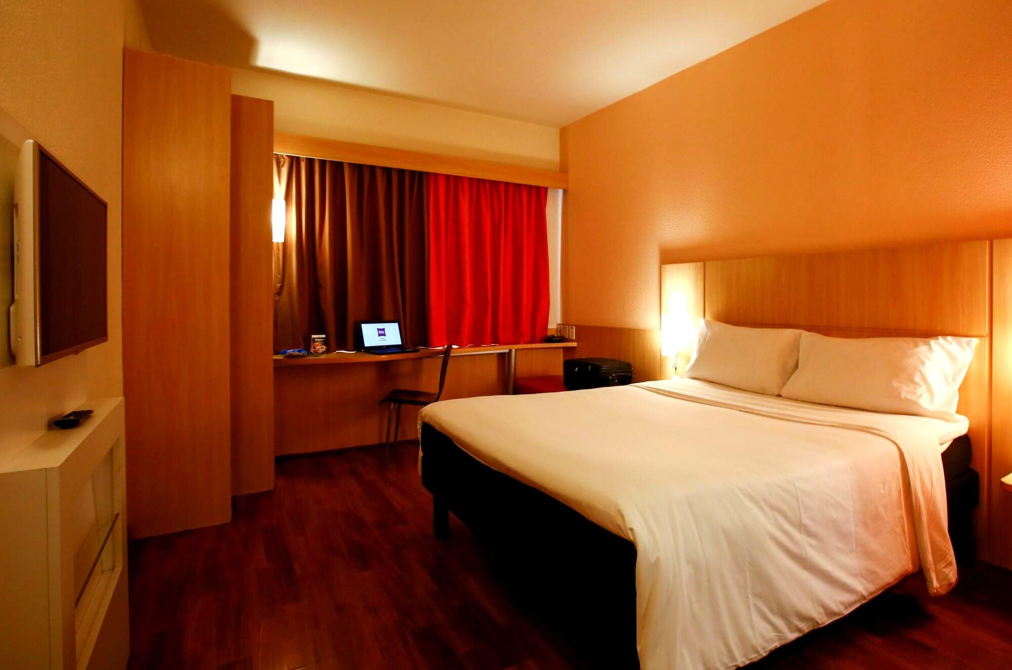 Ibis Vitoria Praia Do Canto Eksteriør billede