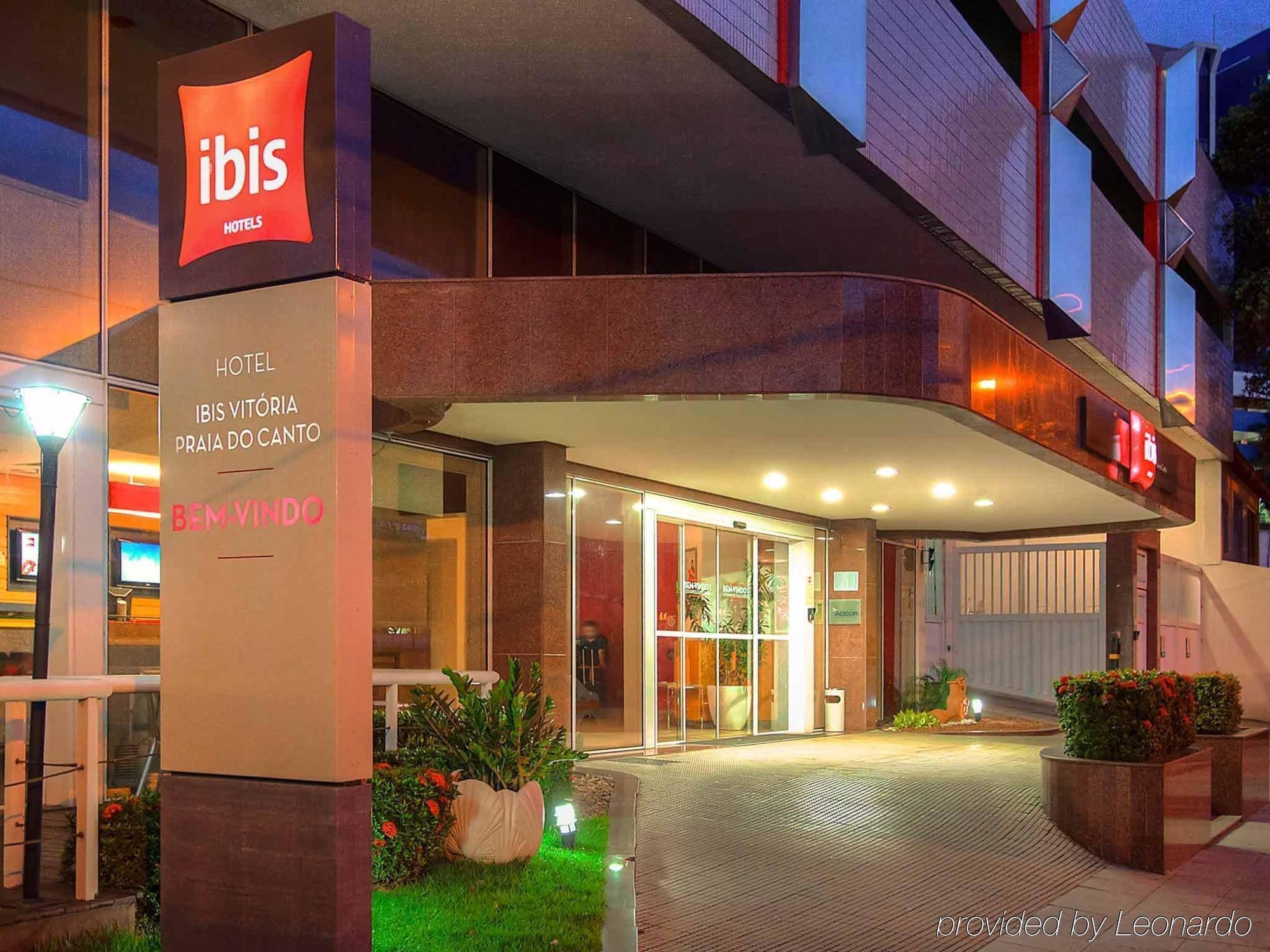 Ibis Vitoria Praia Do Canto Eksteriør billede